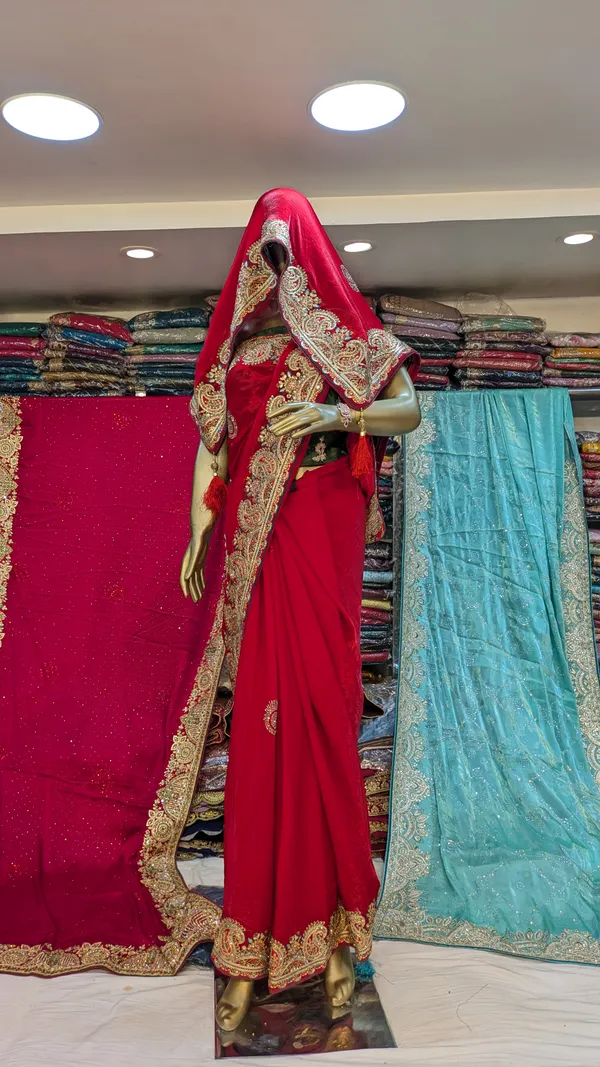 Red_Satin_Silk_Saree_With_Heavy_Paisley_Border