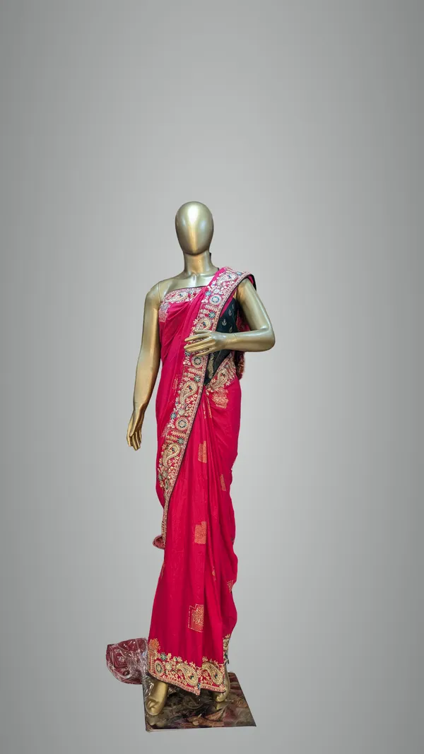 Traditional_Silk_Saree_With_Heavy_Embroidered_Border