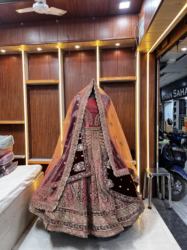 Maroon_&_Peach_Velvet_Bridal_Lehenga_Choli_Set_With_Heavy_Embellishments