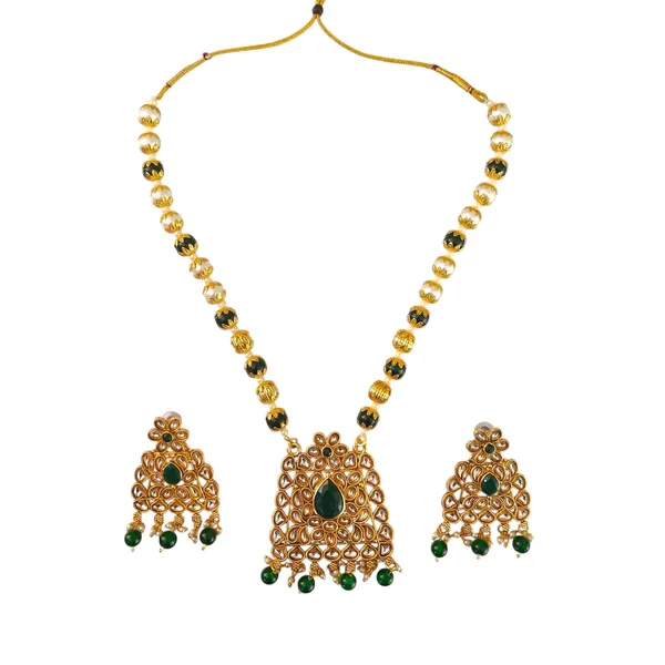 Green_Kundan_And_Pearl_Jewellery_Set_For_Women
