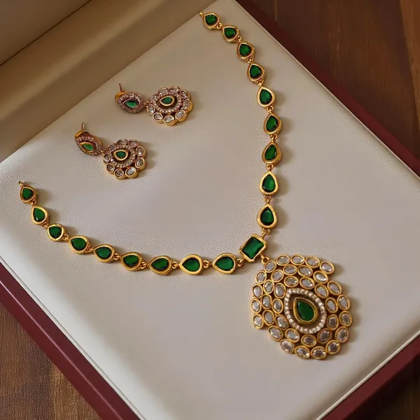 Emerald_Green_Gold_Plated_Crystal_Pendant_Necklace_Set_For_Women