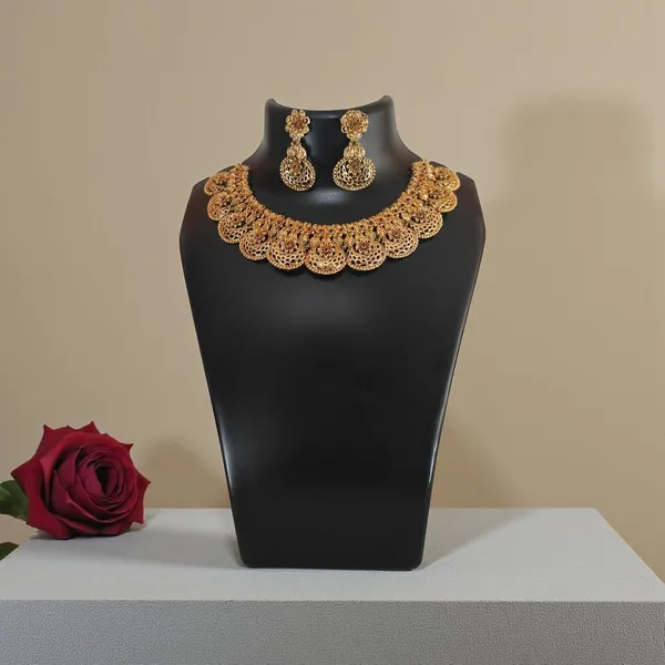 Golden_Floral_Choker_Necklace_Set_With_Earrings_For_Women