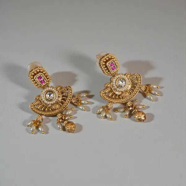 Golden_Kundan_Choker_Necklace_Set_With_Earrings_For_Women