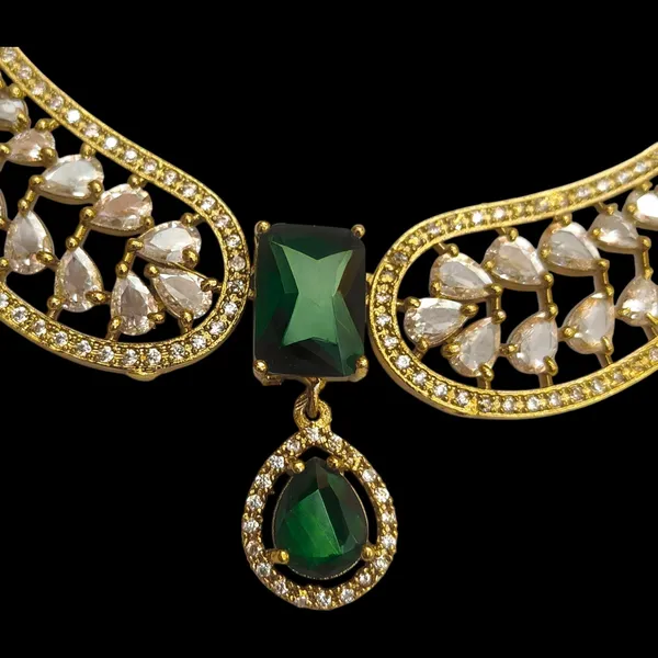 LJF_Green_Stone_Antique_Gold-Tone_Mehandi_finish_Necklace_Set_for_Women_|_Statement_Collar_Necklace_with_Matching_Drop_Earrings