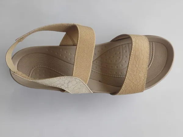 Womens_Beige_Platform_Sandals_Stylish_Comfortable_Casual_Daily_Wear_Lightweight