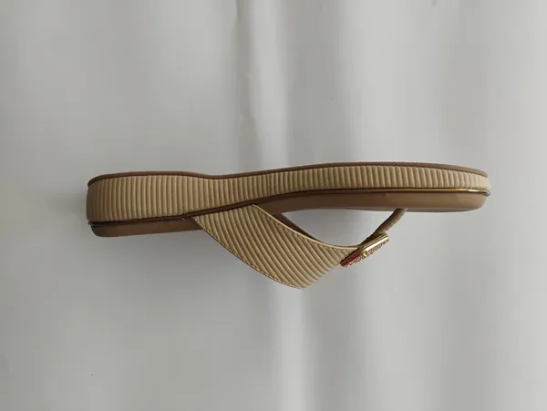 Womens_Beige_Textured_Flip_Flops_Stylish_Comfortable_Lightweight_Daily_Wear