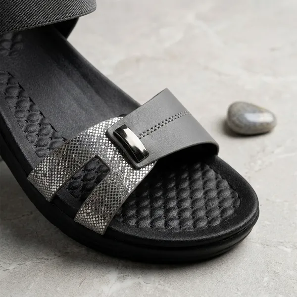 Womens_Black_Grey_Strappy_Sandals_Comfortable_Stylish_Daily_Wear_Textured_Footbed