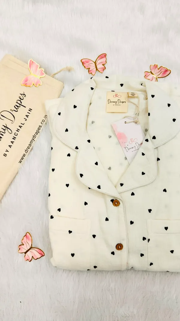 Ivory_Mul_Cotton_Heart_Print_Braless_Pajama_Set_For_Women