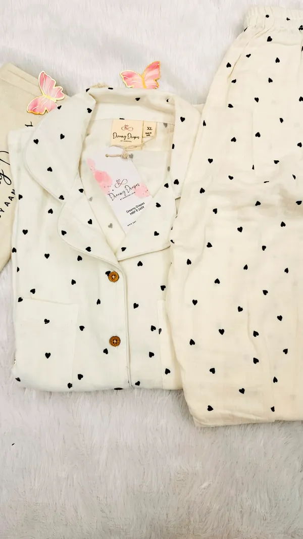 Ivory_Mul_Cotton_Heart_Print_Braless_Pajama_Set_For_Women