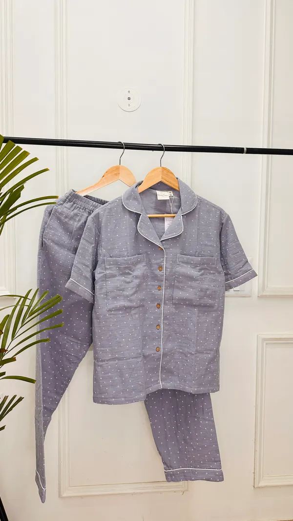 Grey_Mul_Cotton_Star_Print_Braless_Pajama_Set_For_Women