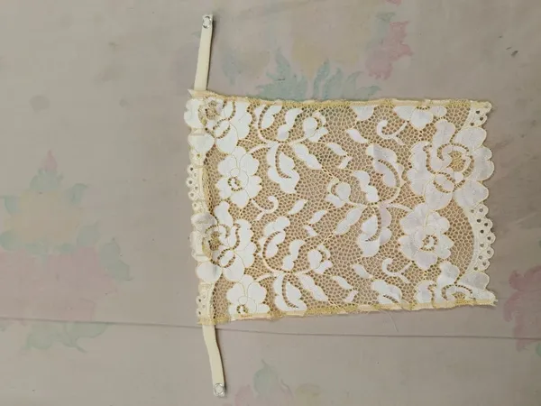 White_Lace_Bandeau_Bra_for_Women