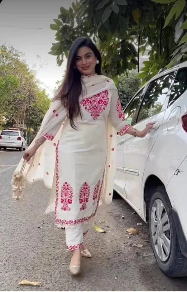 FabCotton_India_Women's_Off-White_Floral_Printed_Cotton_Kurta_Pant_Set_with_Dupatta