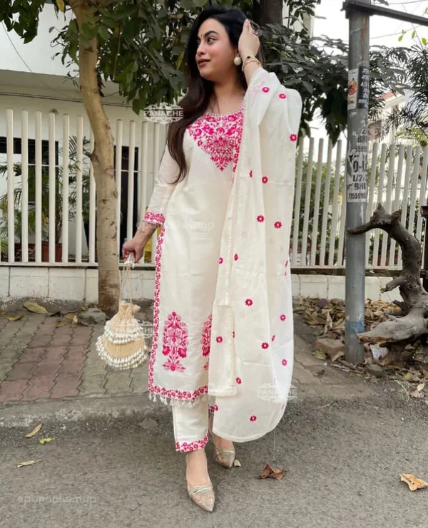 FabCotton_India_Women's_Off-White_Floral_Printed_Cotton_Kurta_Pant_Set_with_Dupatta