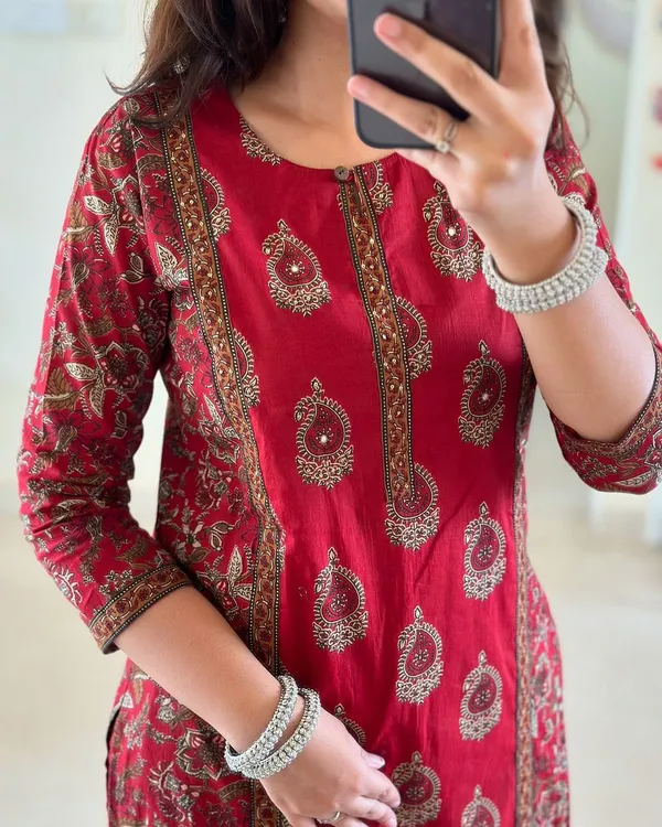 Women's_Maroon_Ethnic_Printed_Kurta_Pant_&_Dupatta_Set