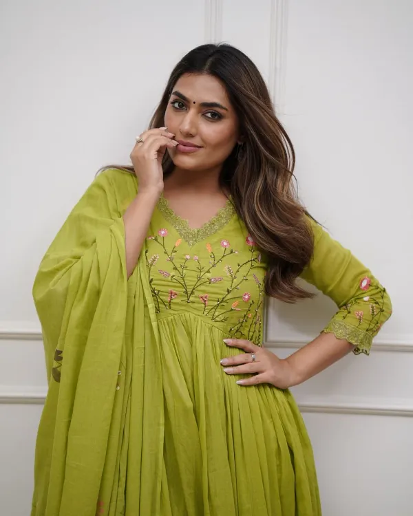 Women's_Olive_Green_Floral_Embroidered_Anarkali_Kurta_Set_with_Dupatta