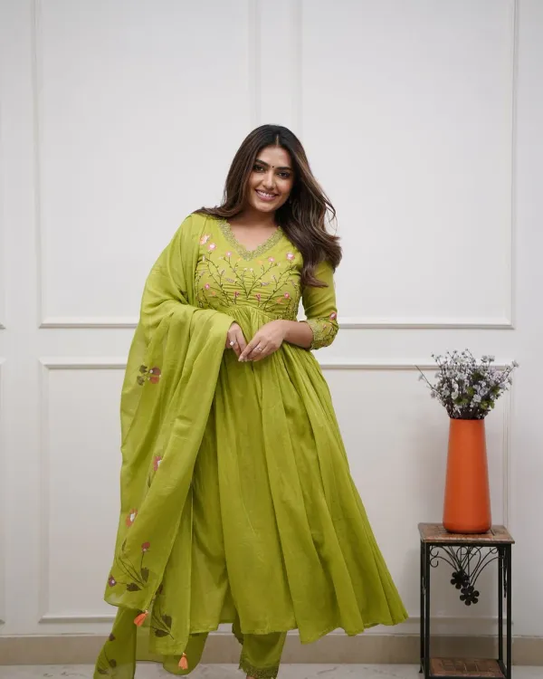 Women's_Olive_Green_Floral_Embroidered_Anarkali_Kurta_Set_with_Dupatta