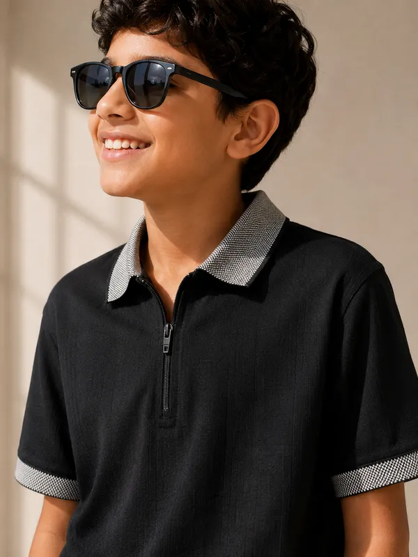 TEENZ_ZIPPER_COLLAR_TSHIRT