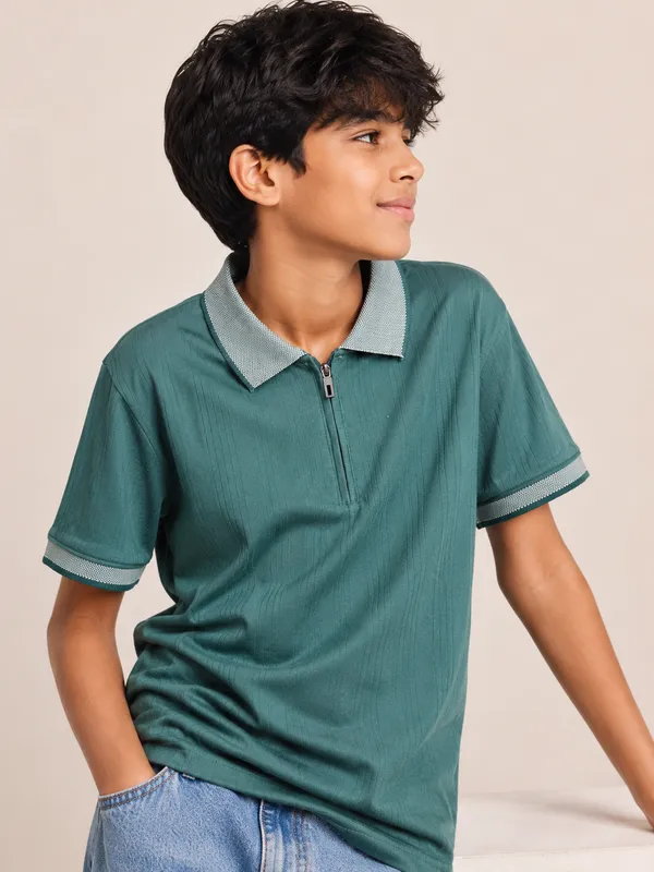 TEENZ_ZIPPER_COLLAR_TSHIRT