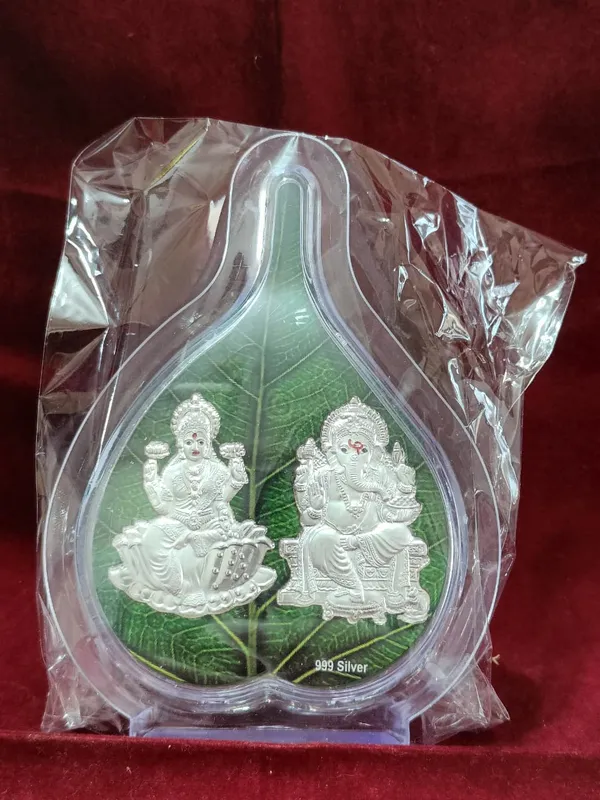 999_Silver_Lakshmi_Ganesha_Peepal_Leaf_Idol
