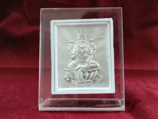 999_Silver_Goddess_Lakshmi_Idol_Frame_With_Stand