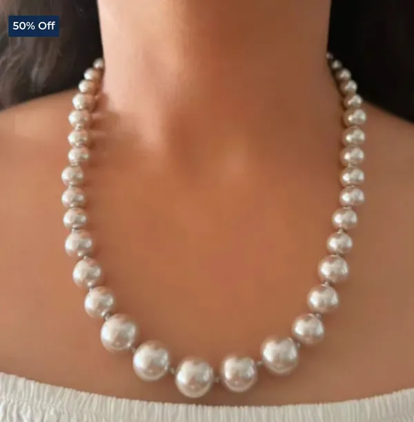 Classic_Graduated_Pearl_Necklace_With_White_Lustrous_Beads