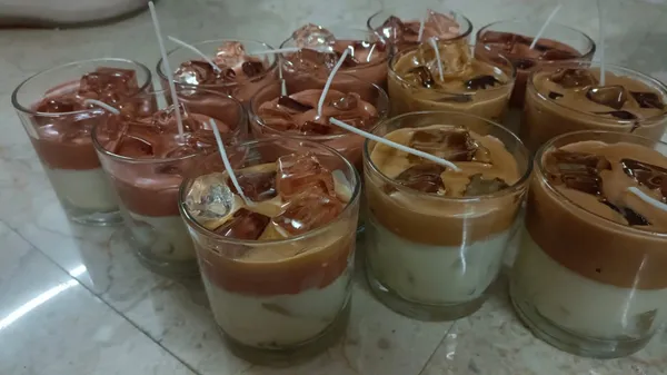 Glass_Dessert_Style_Layered_Candle