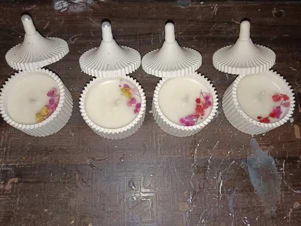 Wax_Floral_Lotus_Decorative_Candle_Set