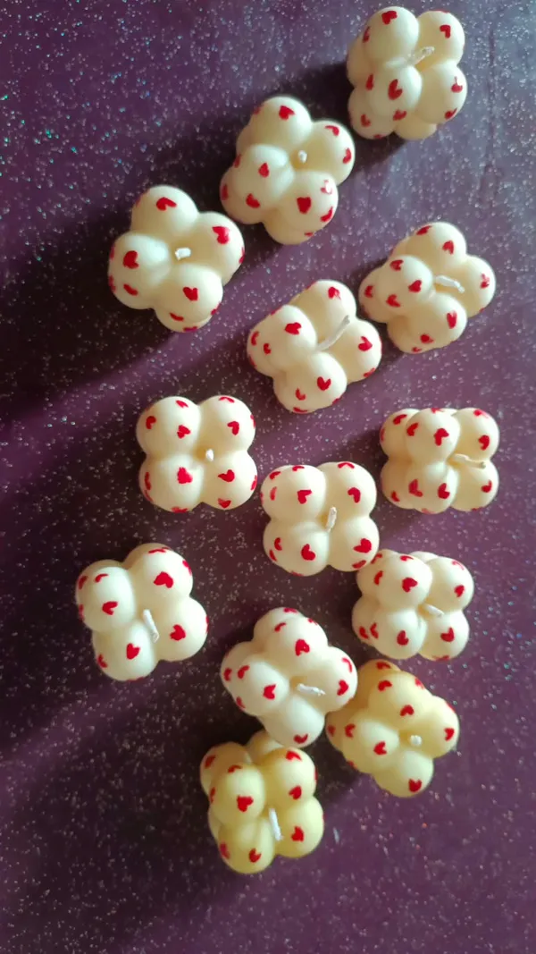 Cream_Floral_Heart_Print_Hair_Clips_for_Women