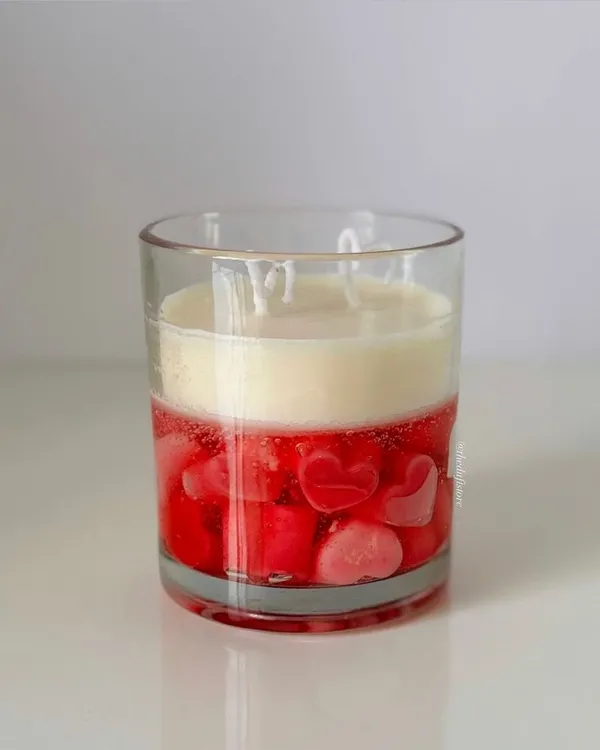Glass_Layered_Heart_Design_Candle