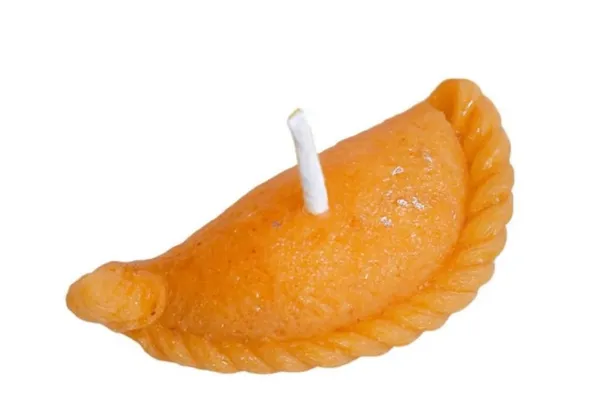 Wax_Decorative_Samosa_Shape_Candle