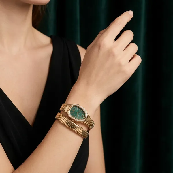 Green_Gold_Metal_Wrist_Watch_For_Women