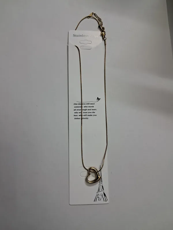 Gold_Lobster_Necklace_For_Women