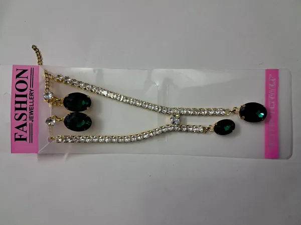 Dark_Green_Metal_Necklace_Set_For_Women