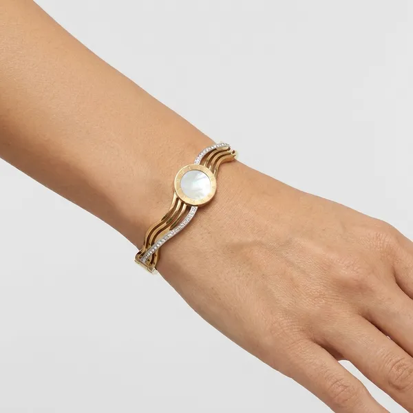 Gold_Metal_Bracelet_For_Women