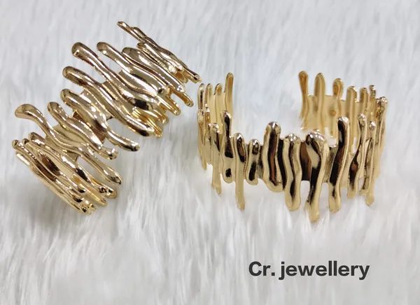 Gold_Stainless_Steel_Bracelet_For_Women
