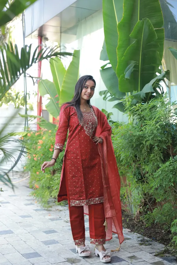 Maroon_Embroidered_Kurta_Set_with_Pink_Dupatta_-_Ethnic_Wear_for_Women