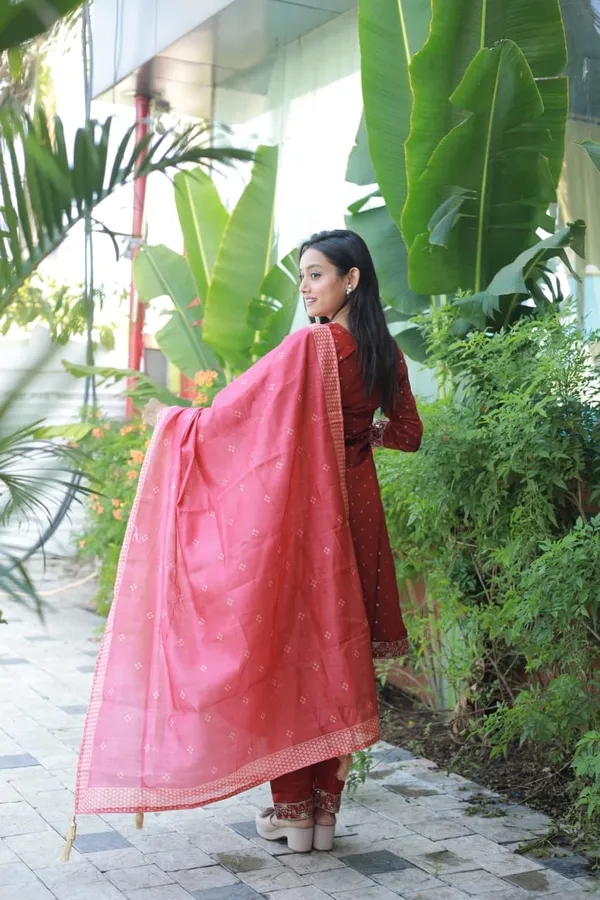 Maroon_Embroidered_Kurta_Set_with_Pink_Dupatta_-_Ethnic_Wear_for_Women