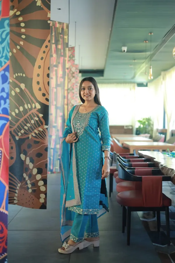 Elegant_Blue_Embroidered_Anarkali_Suit_Set_with_Dupatta