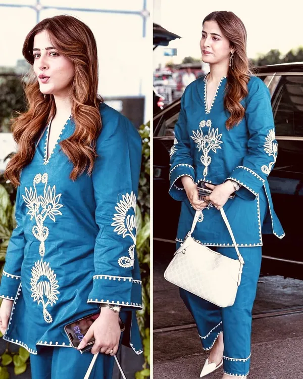 Elegant_Blue_Embroidered_Kurta_Set_with_White_Floral_Motifs