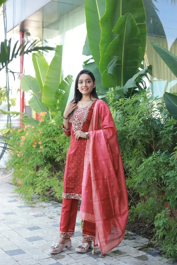 Maroon_Embroidered_Kurta_Set_with_Pink_Dupatta_-_Ethnic_Wear_for_Women