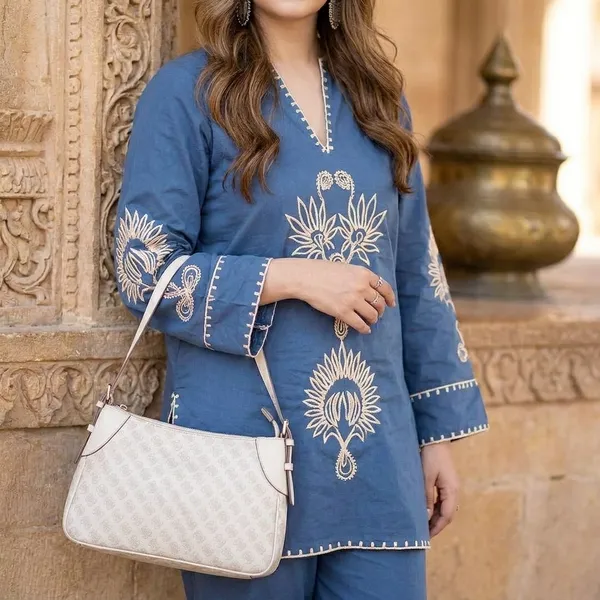 Elegant_Blue_Embroidered_Kurta_Set_with_White_Floral_Motifs
