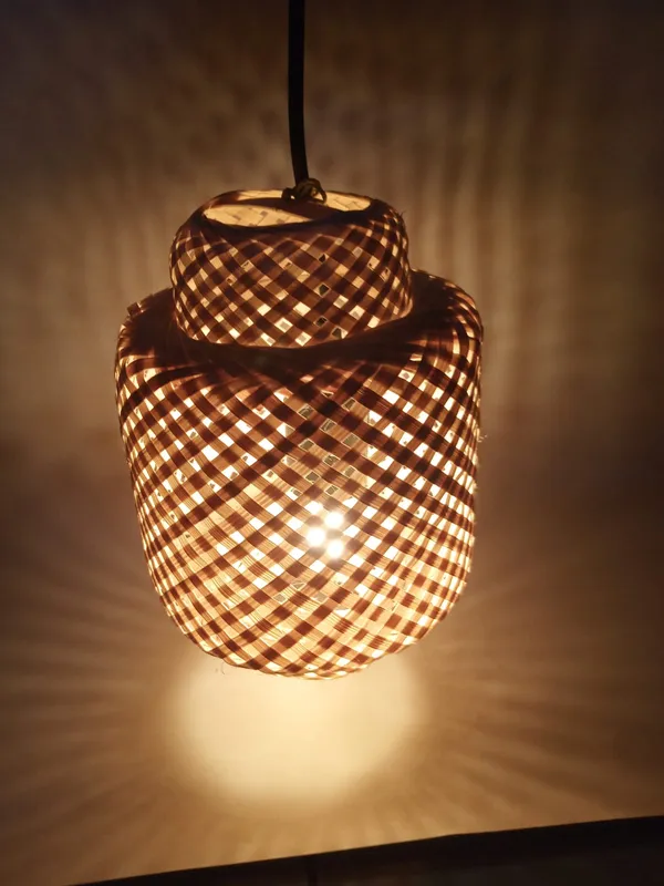 Handwoven_Bamboo_Pendant_Lamp_with_Lattice_Design