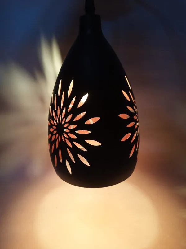 Black_Metal_Floral_Cutout_Teardrop_Pendant_Lamp