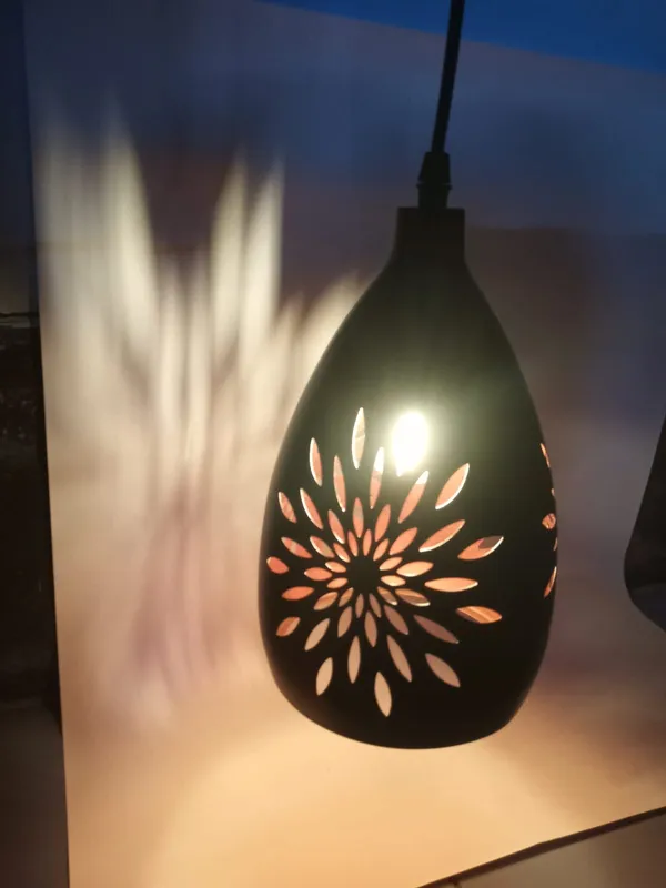 Black_Metal_Floral_Cutout_Teardrop_Pendant_Lamp
