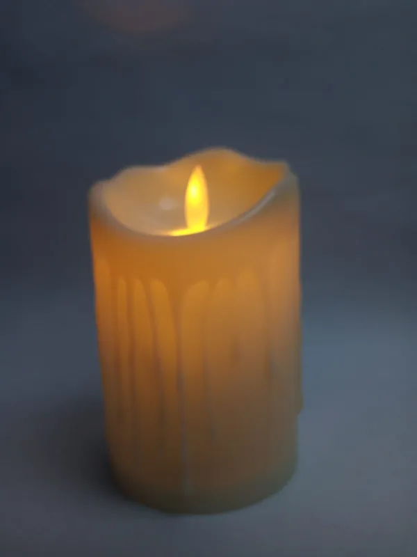 Cream_Wax_Flickering_Flame_LED_Candle