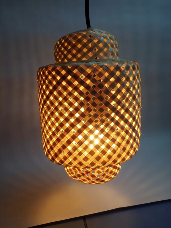 Handwoven_Bamboo_Pendant_Lamp_with_Lattice_Design