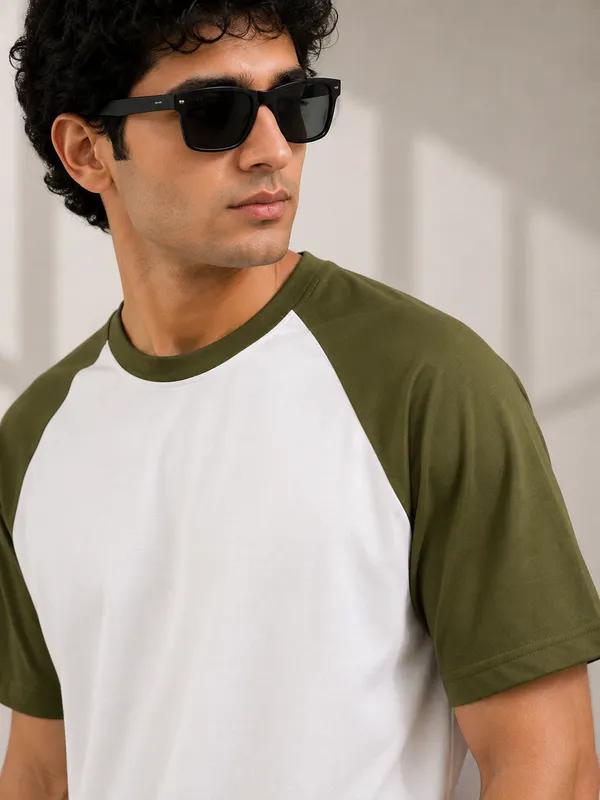 JW_GREEN-WHITE-T-SHIRT