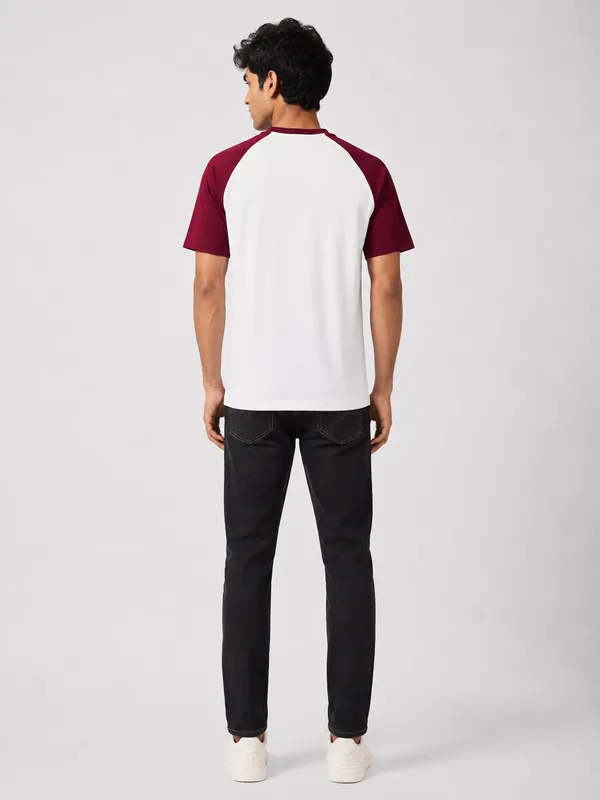 JW_MARRON-WHITE-T-SHIRT