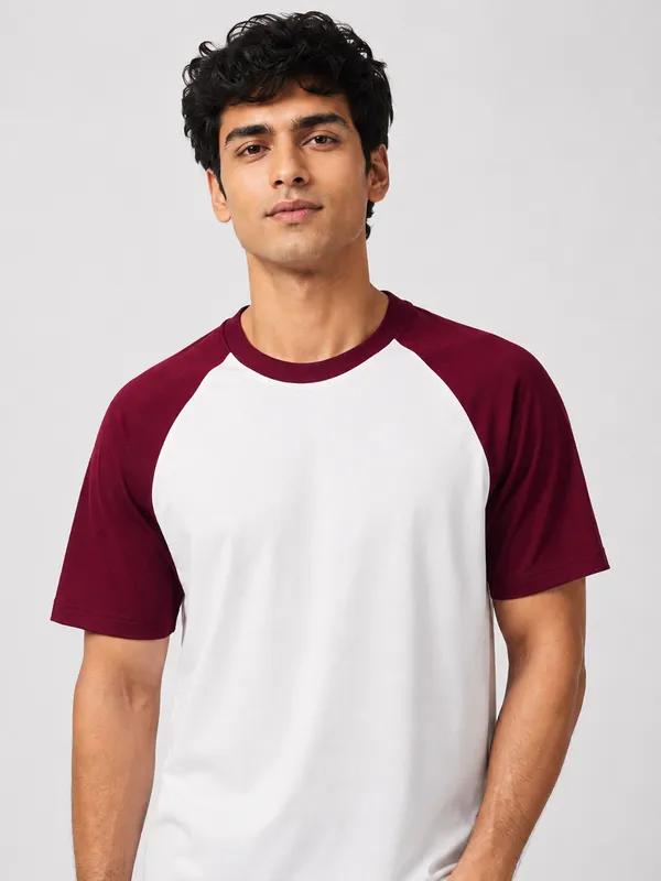 JW_MARRON-WHITE-T-SHIRT