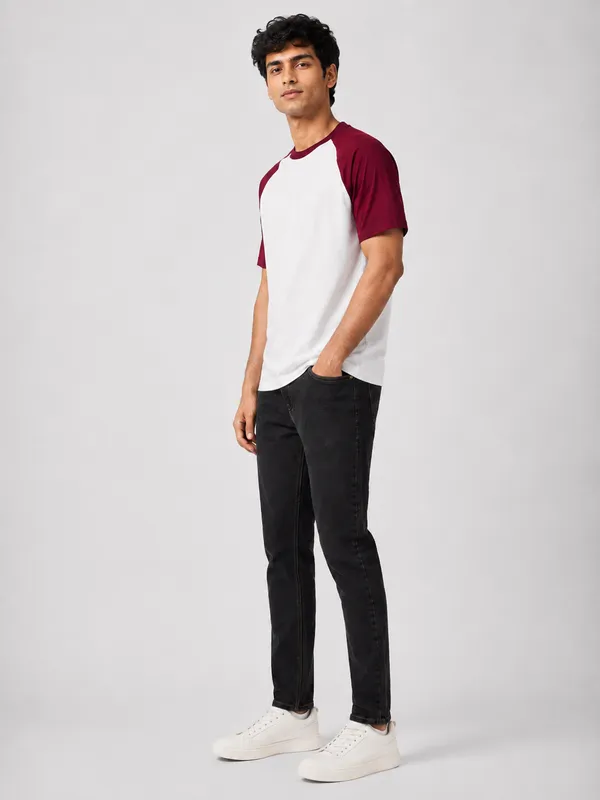 JW_MARRON-WHITE-T-SHIRT